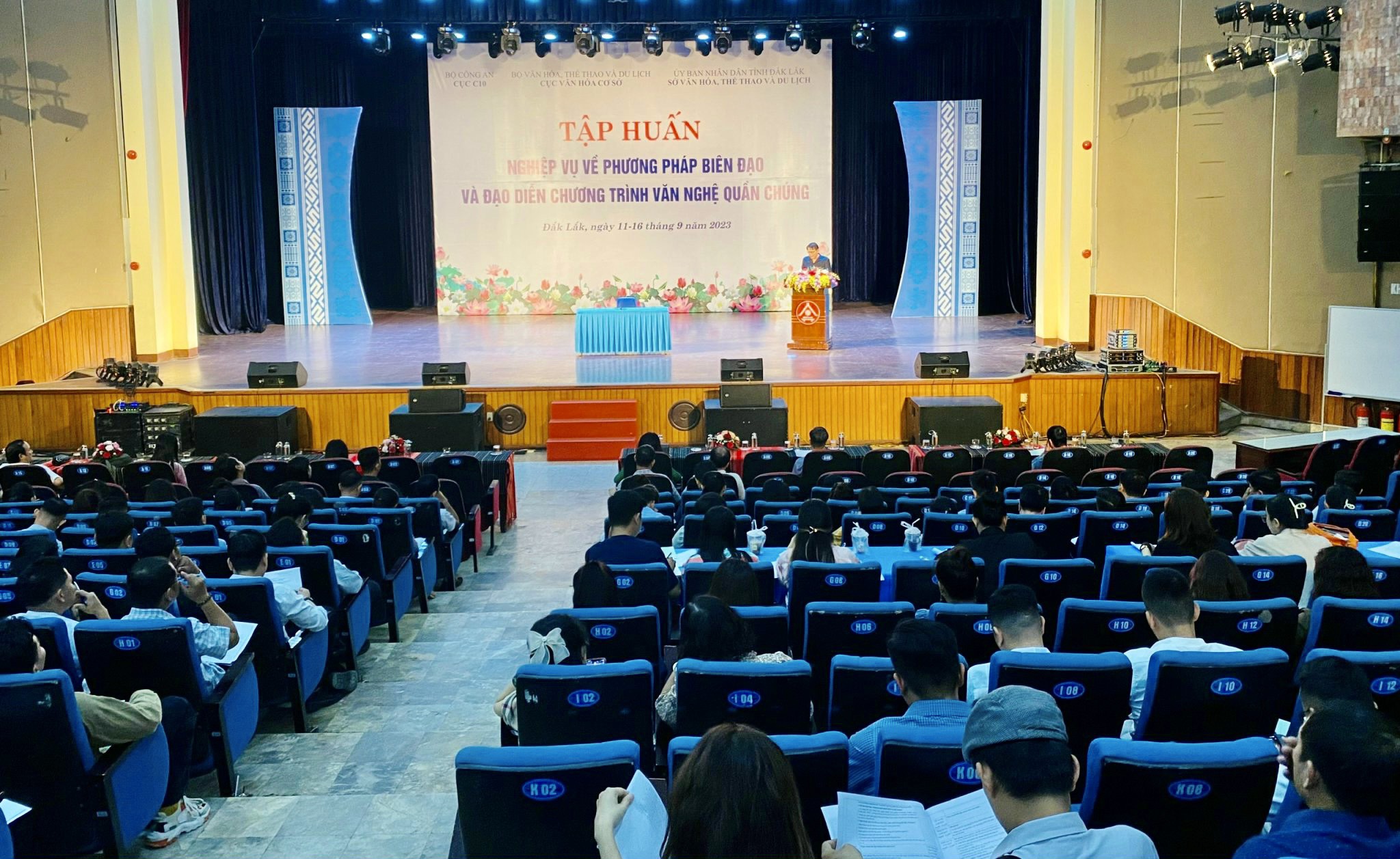 Khai mạc Lớp tập huấn nghiệp vụ về phương pháp biên đạo và đạo diễn chương trình văn nghệ quần chúng năm 2023